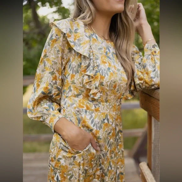 Vintage Floral Ruffle‎ Nursing Maxi Dress - Picture 8 of 8